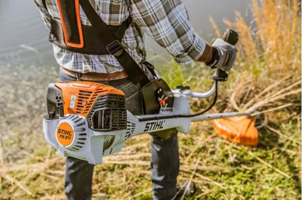 FS 311 Gas Powered Handlebar Weed Wacker